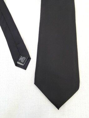 Regis Men's 100% Silk Tie Solid Black Classic Formal Wedding Funeral Necktie